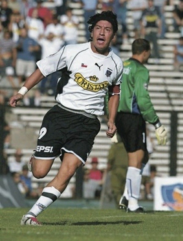Zamorano con Colo-Colo · grito de gol 2003